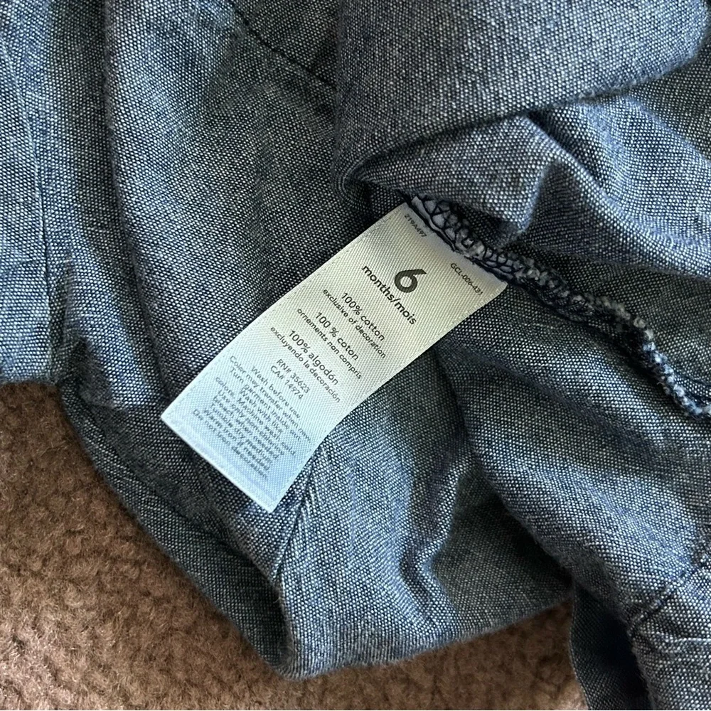 Old Navy 6mos Chambray Top Baby Girl Short Sleeved 3 Snaps